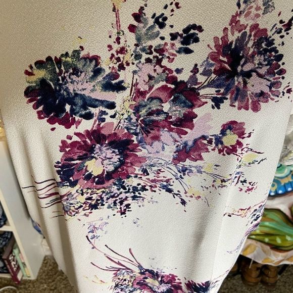 ♦️ Maurice’s Floral Top w/ Flutter Sleeves - Picture 2 of 6